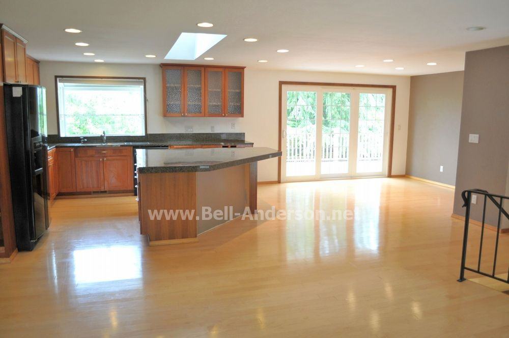 2001 Jones Ct SE - Photo 3 of 17