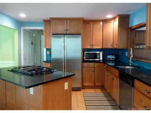 27 Carver Cir - Photo 2 of 23