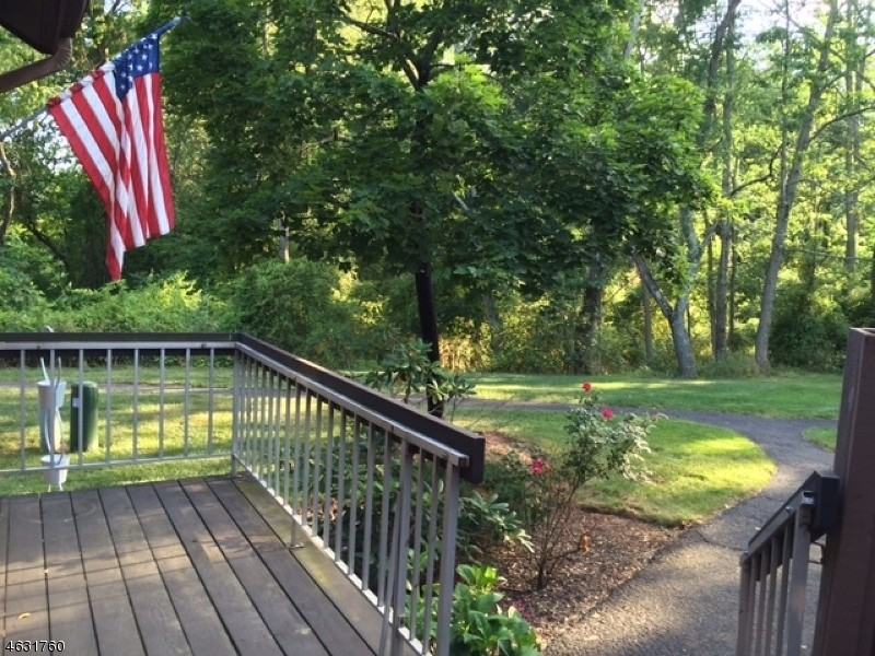 131 Bluebird Dr - Photo 2 of 19
