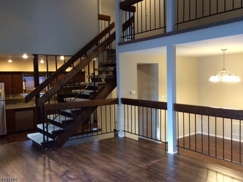 131 Bluebird Dr - Photo 3 of 19