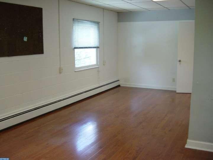 37 Princeton Ave - Photo 3 of 9