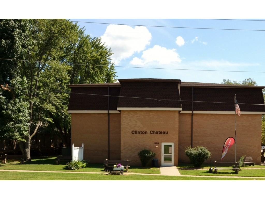 Clinton Chateau - Photo 2 of 6