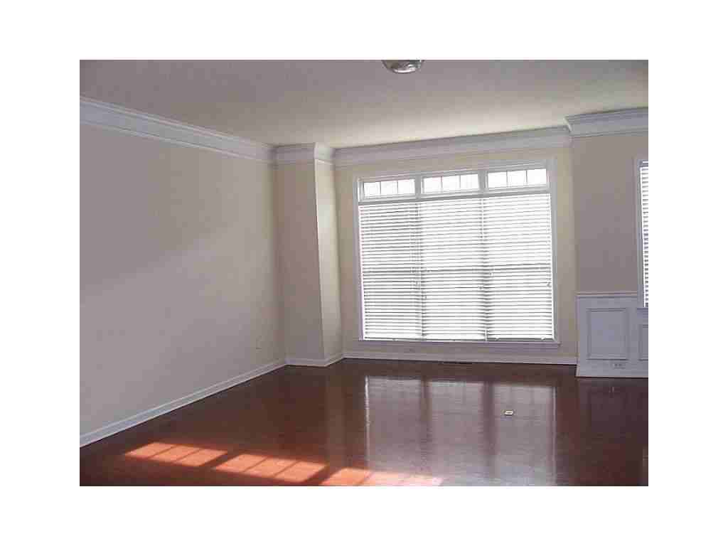 11040 Brunson Dr - Photo 3 of 17