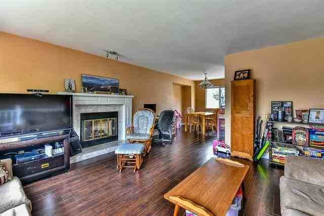 9496 209B Crescent - Photo 2 of 20