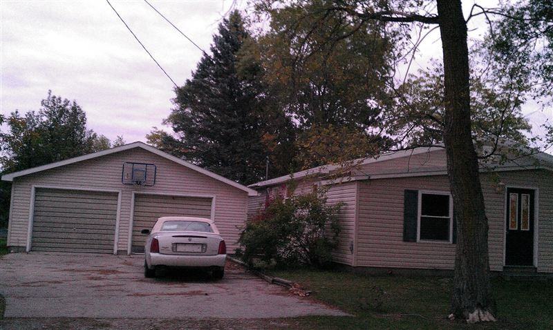 3042 180th Ave - Photo 2 of 10