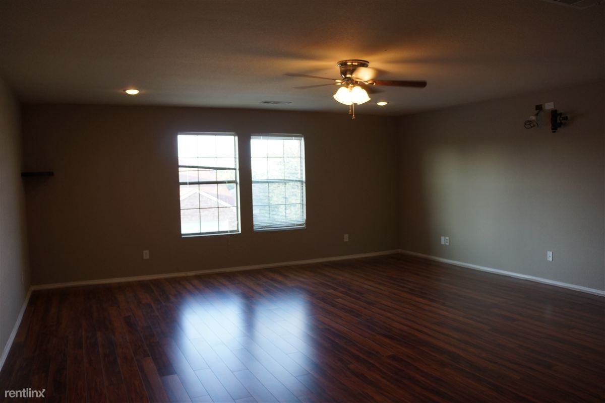 9833 Willowick Ave - Photo 2 of 7