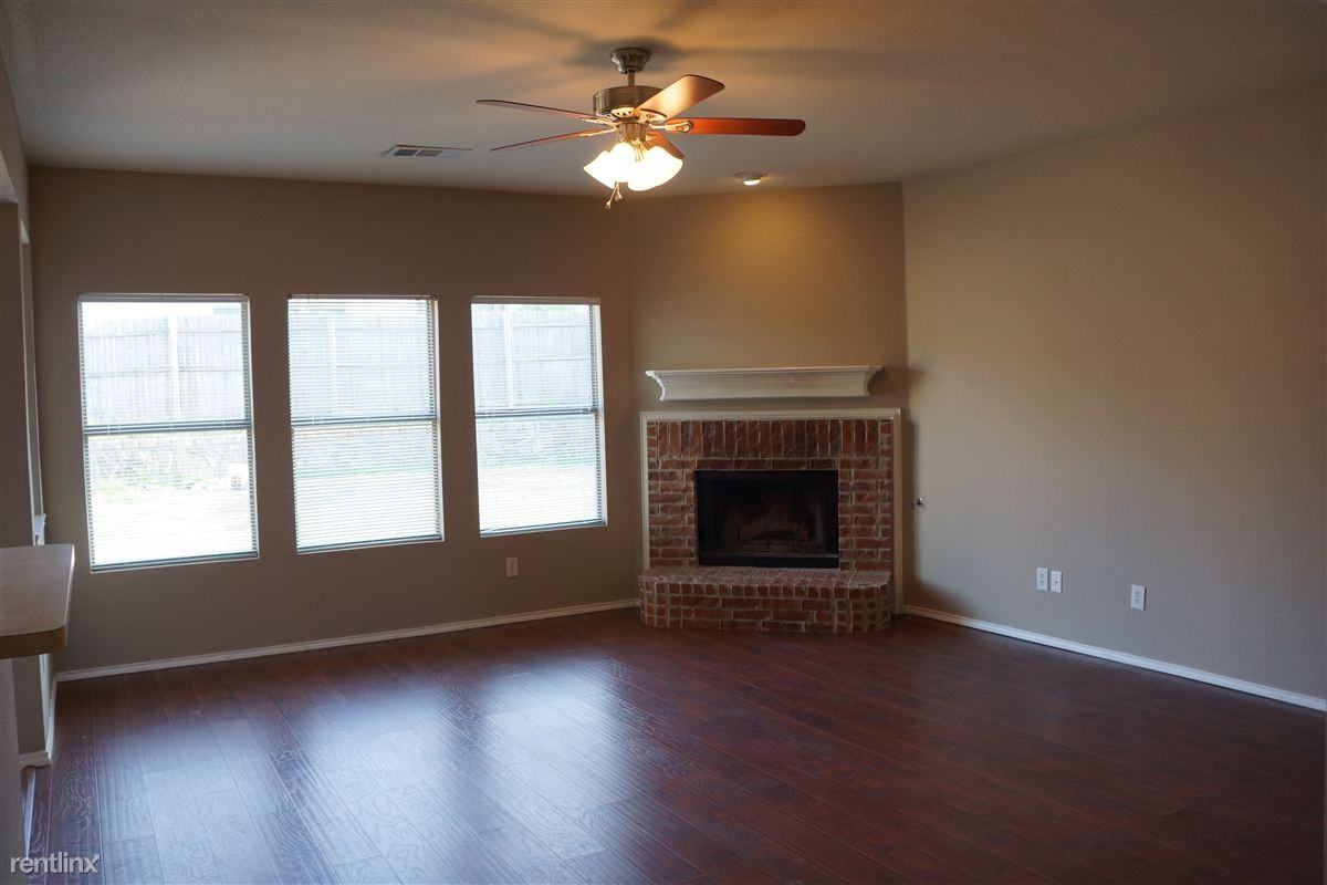 9833 Willowick Ave - Photo 3 of 7