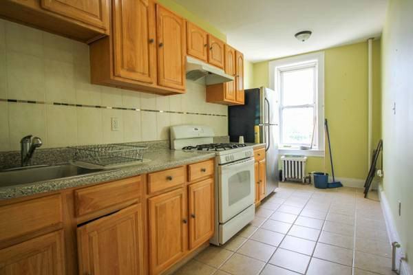 74-18 Rockaway Blvd #1 - Photo 3 of 4