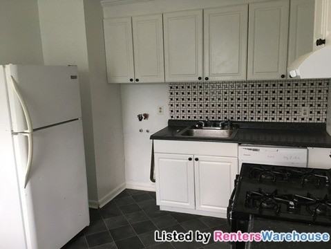 5322 Stokes Ln - Photo 3 of 11