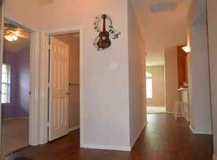 904 Westminister Ave - Photo 3 of 10