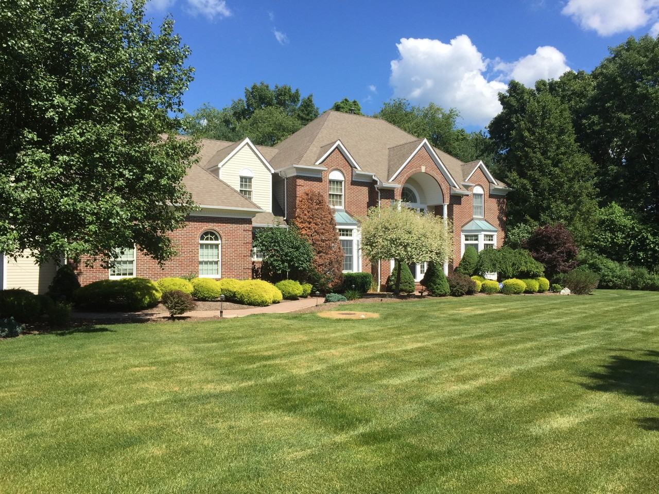 16 Yorkshire Dr - Photo 2 of 31