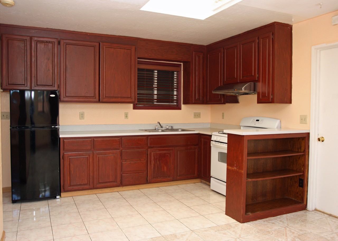 480 Laswell Ave - Photo 2 of 16