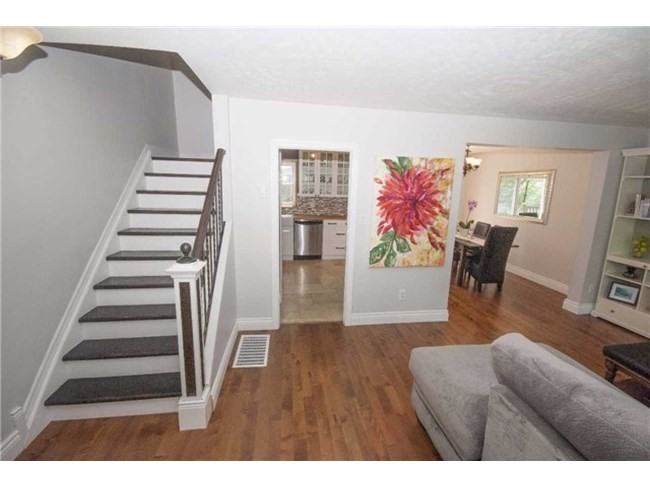 117 Woodfern Drive - Photo 3 of 18