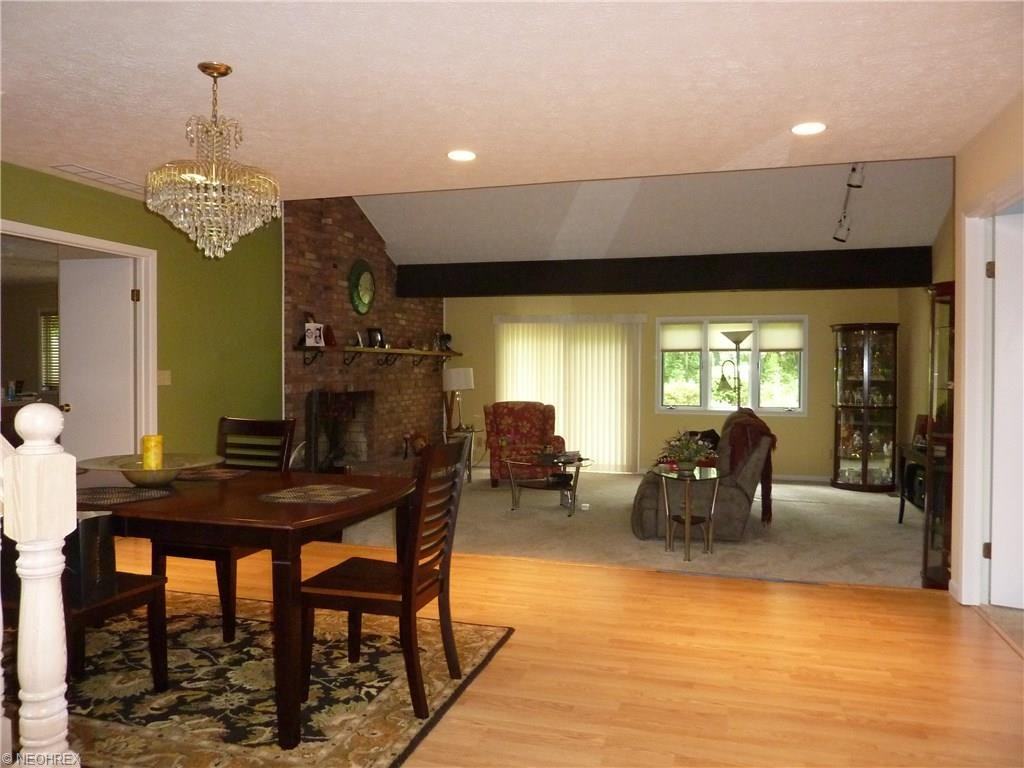 445 Hill Dr - Photo 2 of 19