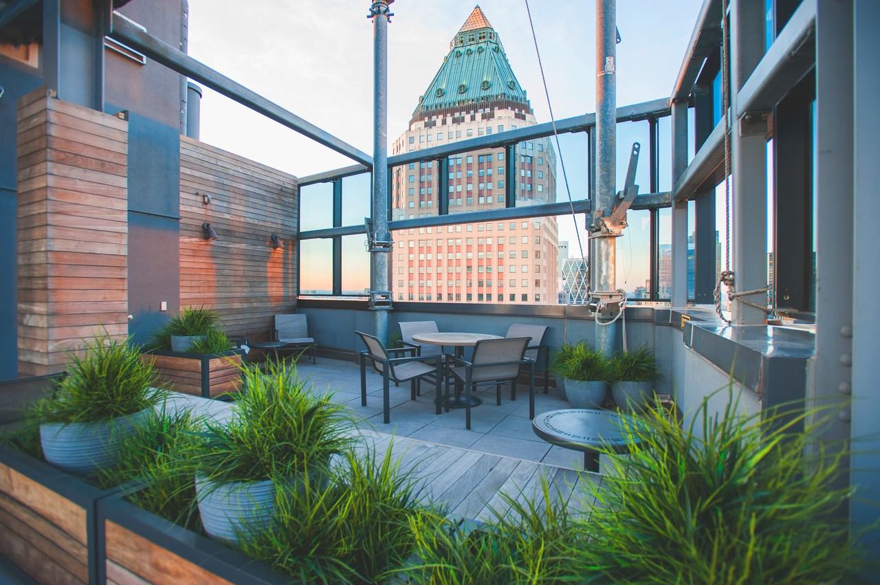 306 West 48th Street - Photo 3 of 8