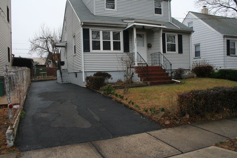 260 Willow Ave - Photo 2 of 16