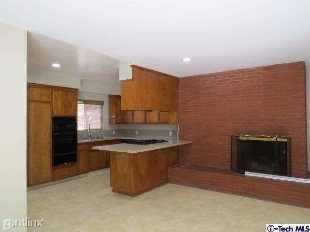 312 Nancy Way - Photo 2 of 3