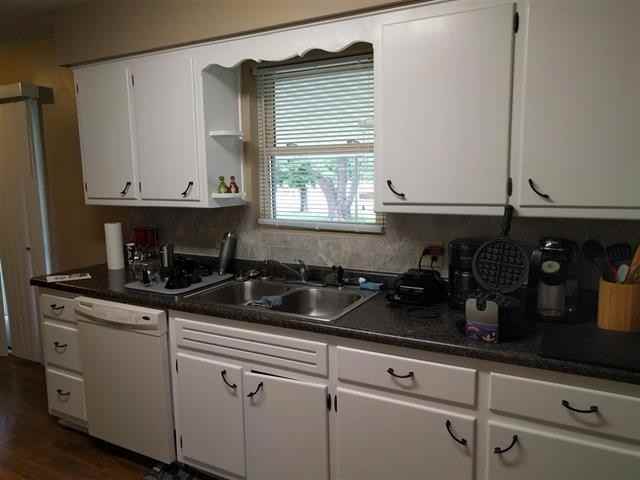 7250 Bradford Dr - Photo 3 of 12