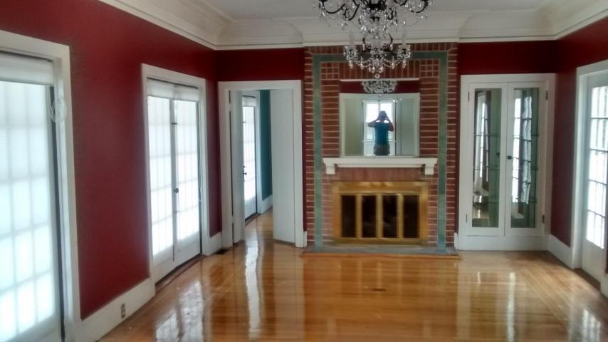 2410 State St - Photo 2 of 6