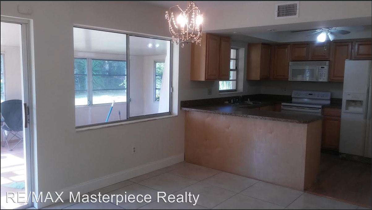 135 NE Penlynn Ave - Photo 2 of 6