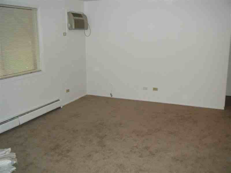 547 Brookside Dr - Photo 2 of 6