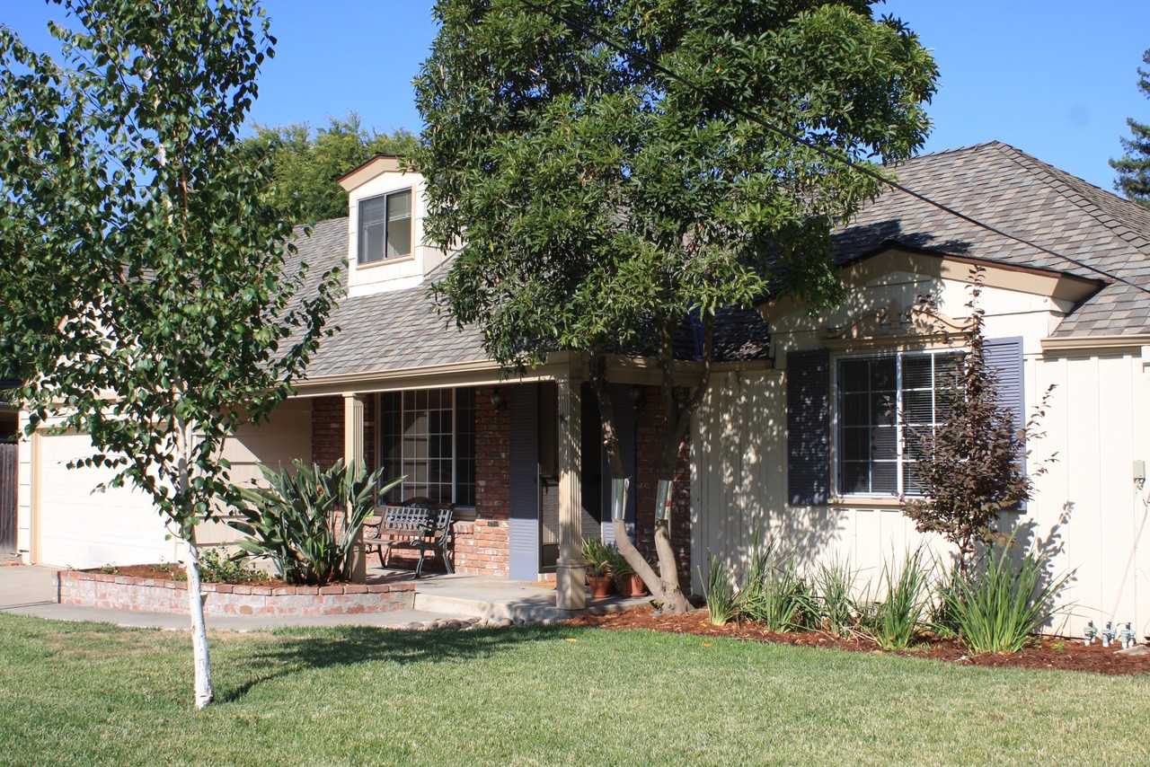 1638 Randolph Pkwy - Photo 2 of 17