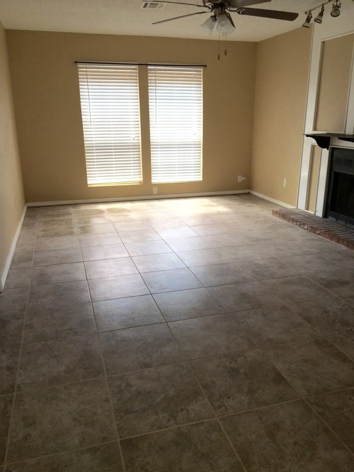 10416 NW 40th St - Photo 2 of 11