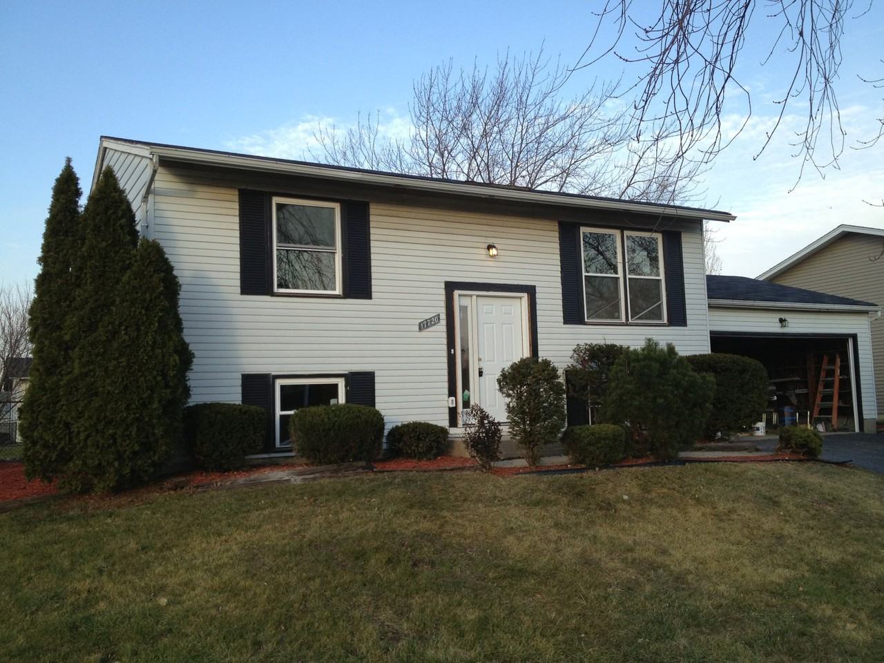 17720 Sarah Ln - Photo 2 of 11