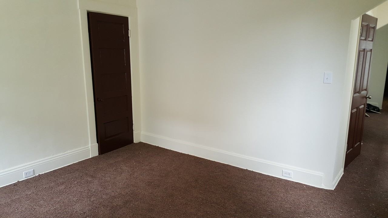 1914 Knox St - Photo 2 of 11