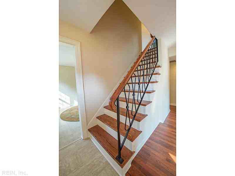 2435 Everglades Rd - Photo 2 of 10