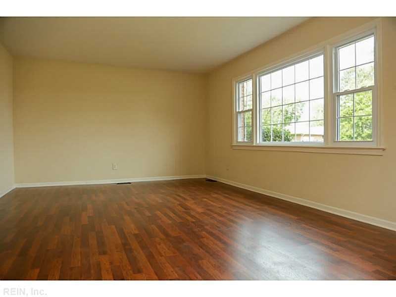 2435 Everglades Rd - Photo 3 of 10