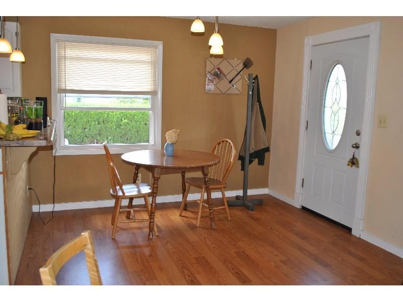 452 Franklin St - Photo 3 of 17