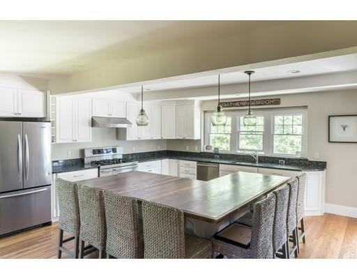 25 Rustic Dr - Photo 3 of 13