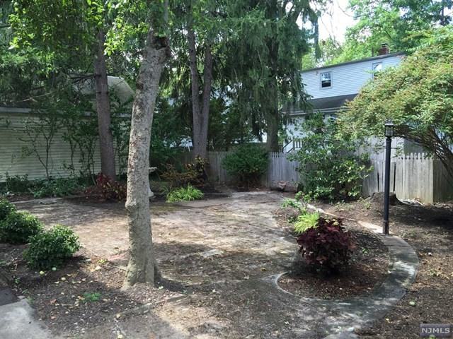 455 Berkshire Rd - Photo 3 of 22