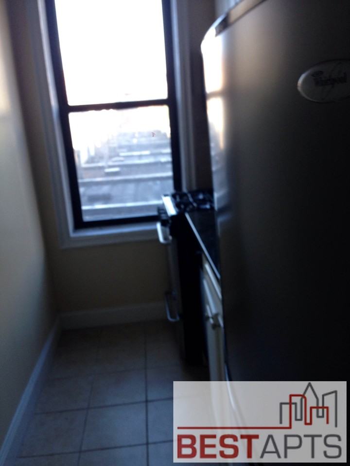 W 207th St & Vermilyea Ave #23