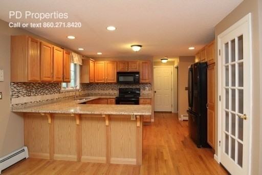 7 Michelle Ln #A - Photo 3 of 24