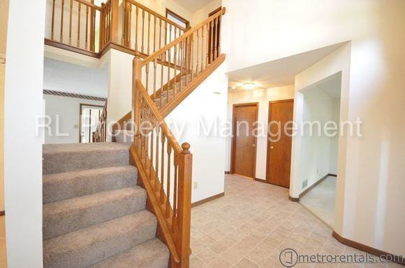 2537 Racher Dr - Photo 2 of 18