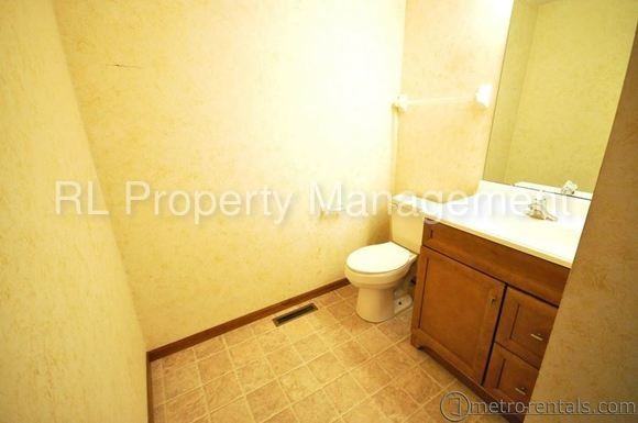 2537 Racher Dr - Photo 3 of 18