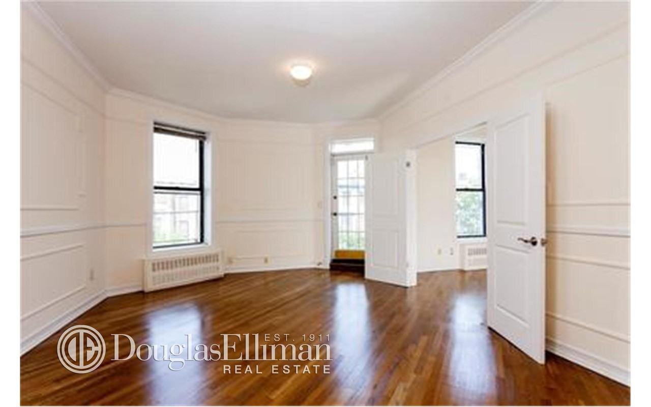 189 Sterling Pl #014