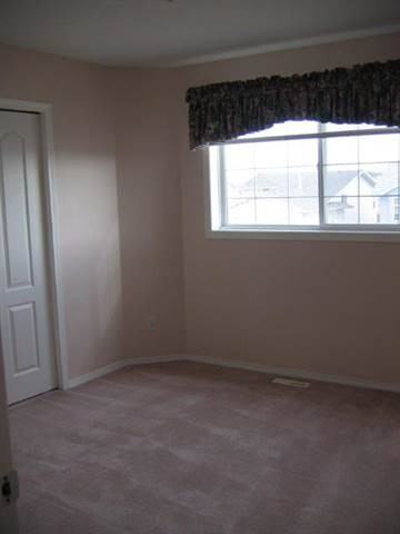 110 Duston St - Photo 3 of 8