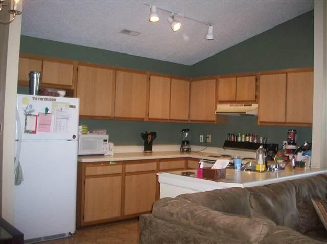 601 South Hampton Drive - Photo 2 of 8