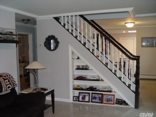 303 Lansdowne Ave - Photo 3 of 12