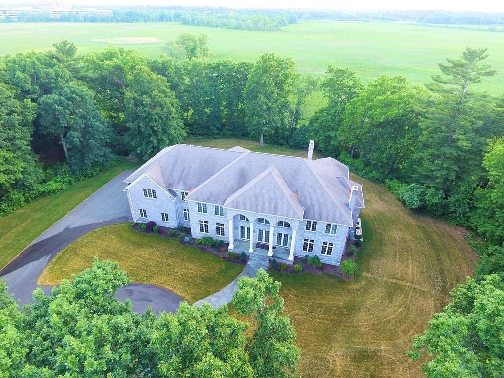 11 Elizabeth Way - Photo 2 of 27