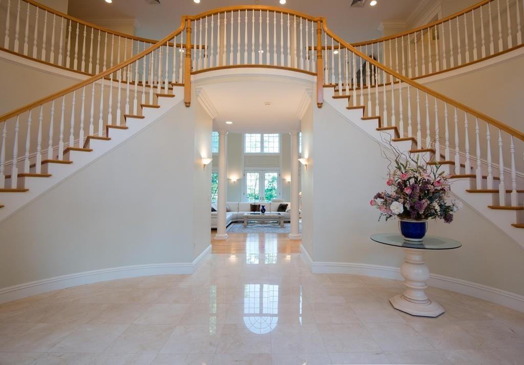 11 Elizabeth Way - Photo 3 of 27