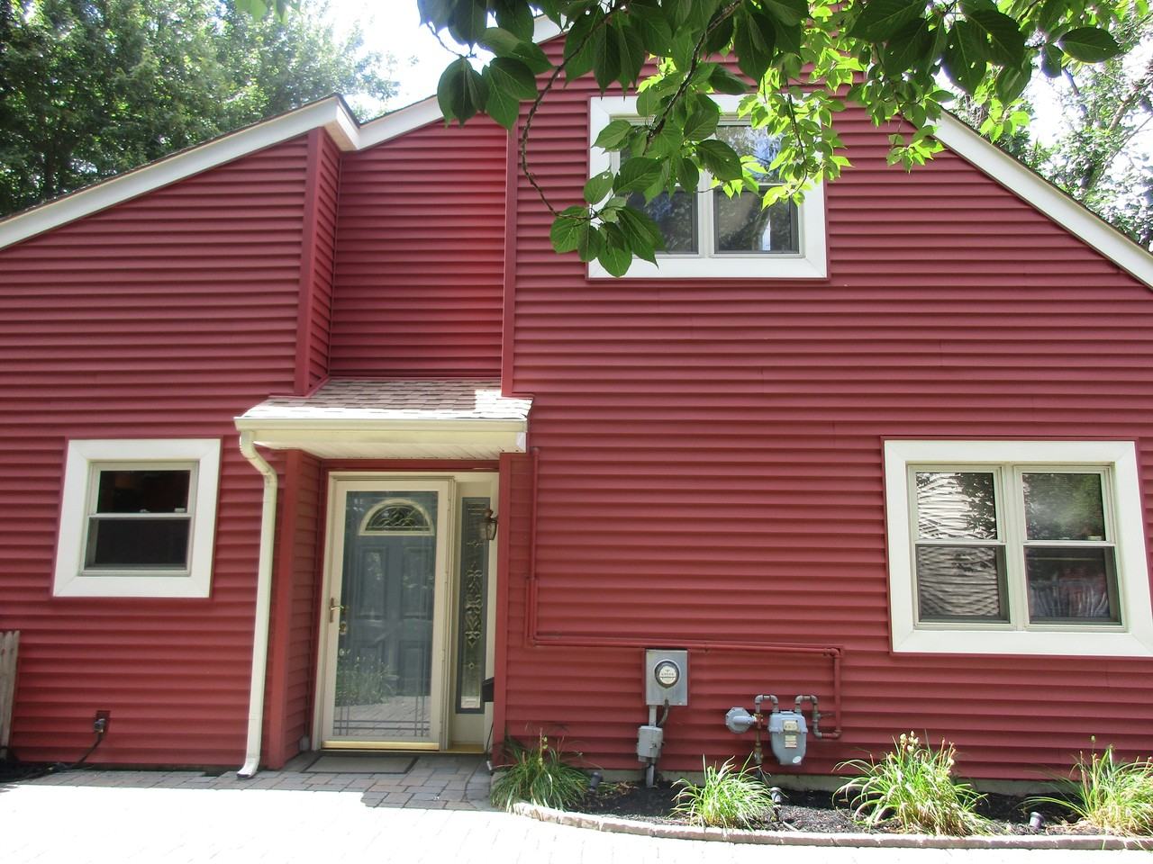 133 Franklin Dr - Photo 2 of 18