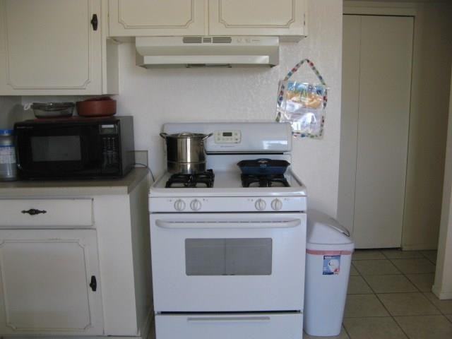 5924 Cabrillo Dr - Photo 3 of 7