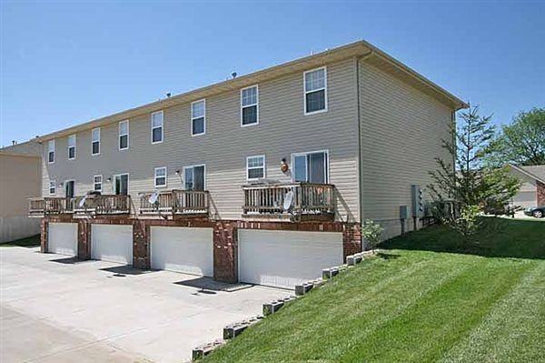 Parkside Commons - Photo 2 of 10