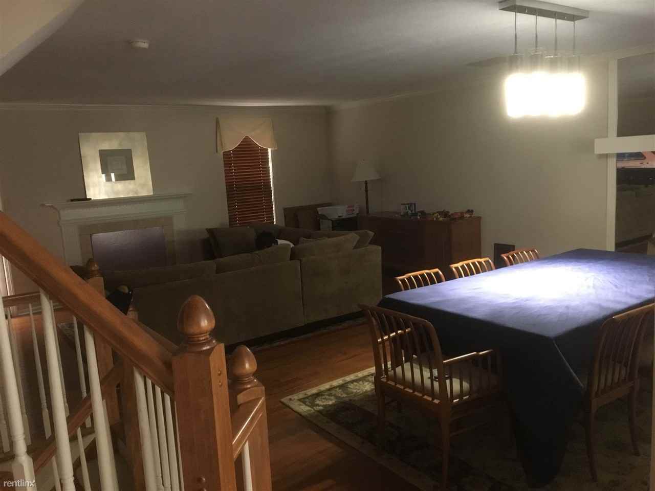 455 Georgetown Ct - Photo 2 of 7