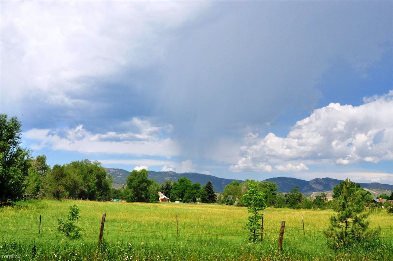 1761 Deweese St - Photo 3 of 24