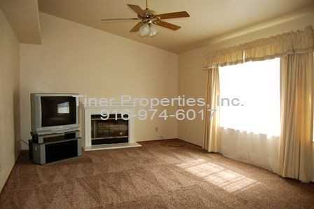 6932 6th St - Photo 3 of 13